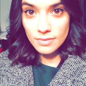 Meet your Posher, Elizabeth